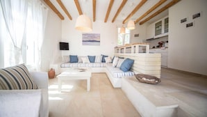 Living area - Kavos Boutique Hotel Naxos (Naxos)
