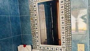 Luokittelematon kuva, 5 kautta 67, painike