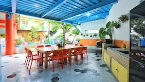 Outdoor dining - Fumigate Hotel (Hengchun)