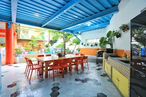 Outdoor dining - Fumigate Hotel (Hengchun)