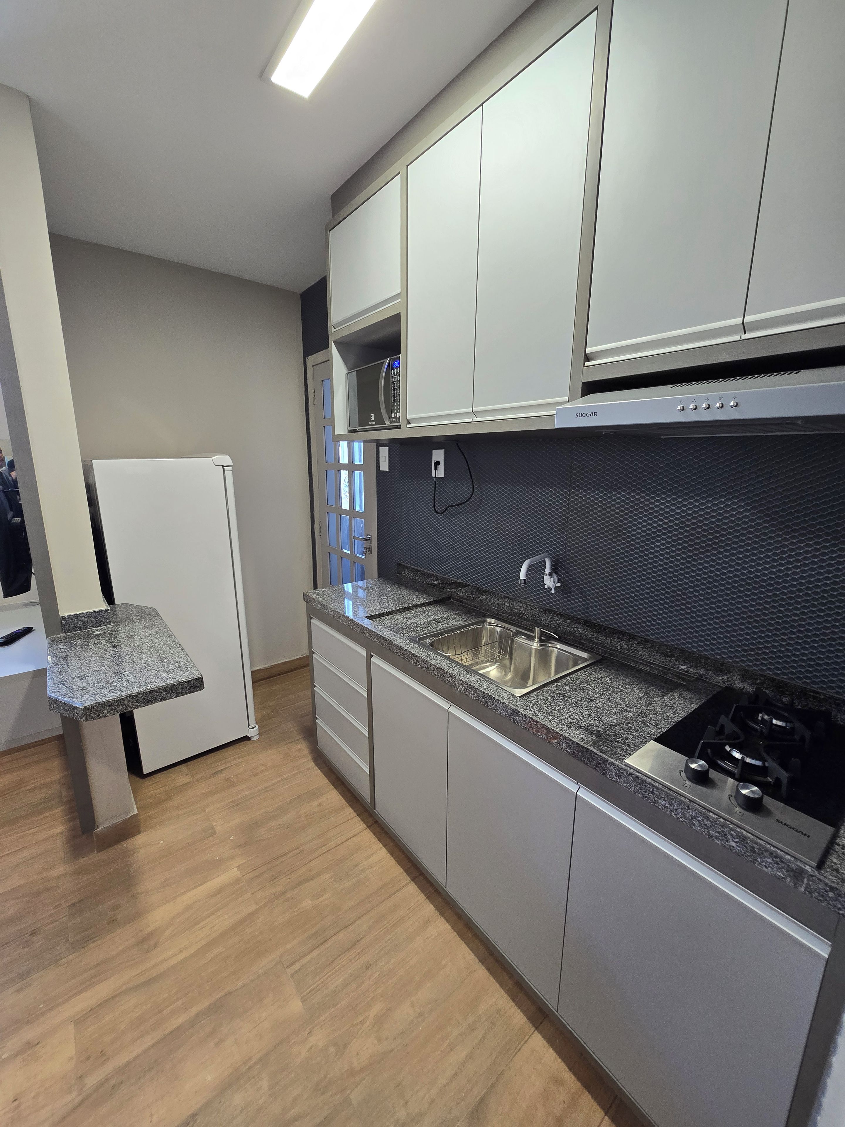 Luxury Apartment, City View | Private kitchen