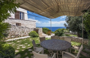 Outdoor dining - Villa Fanò (Castro)