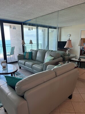 Living area - Perfect combination of ocean and sunshine in this 2/2 oceanfront condo (Jensen Beach)