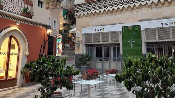 Khu ẩm thực ngoài trời