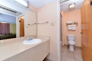 Bathroom - Americas Best Value Inn (Roswell)