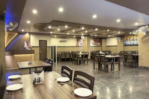 Dining - OYO Rooms Government College Ajmer (Ajmer)