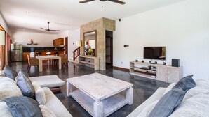 Unclassified image, 5 of 35, button - Villa Martine (Seminyak)