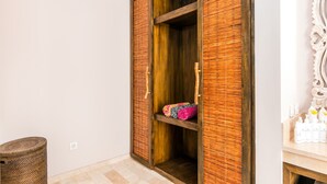 Unclassified image, 5 of 84, button - Villa Can Barca (Keroboken Kelod)