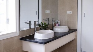 Bathroom - Villa Panda (Phu Thuy)