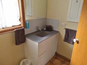 Unclassified image, 4 of 50, button - Golden Heritage Apartments Beechworth (Beechworth)