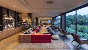 Lobby - Shiretoko Yuhi no Ataruie Onsen Hostel (Shari)