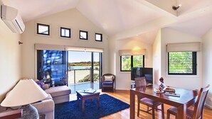 Living area - Clubyamba Luxury Hilltop Villas (Yamba)