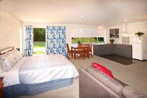 Room - Willowbrook Country Apartments (Speargrass Flat)