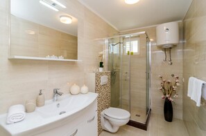 Bathroom - Apartments A&M (Zupa dubrovacka)