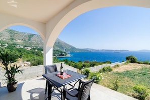 Outdoor dining - Apartments A&M (Zupa dubrovacka)