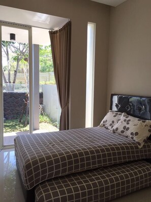 Room - The Villaku Batu (Batu)