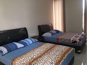 Room - The Villaku Batu (Batu)