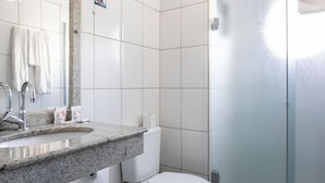 Bathroom - Hotel Plaza Sao Jose Dos Campos (São José dos Campos)