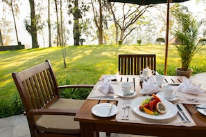 Outdoor dining - Tea Trails (Norwood)