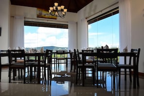 Dining - Villa Mount Royal (Nuwara Eliya)