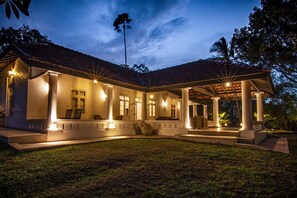 Unclassified image, 2 of 53, button - Victoria Golf and Country Resort (Maberiyatenna)