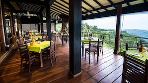 Outdoor dining - Melheim Haputale (Beragala)