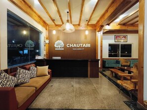Lobby - Hotel Chautari Paradise INN (Mahamanjushree Nagarkot)