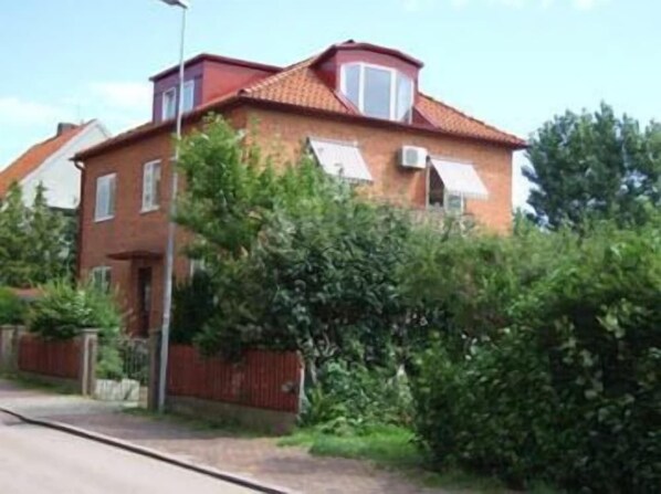 Unclassified image, 1 of 22, button - Platypus Penthouse Honeymoon Suite (Helsingborg)