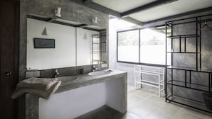 Bathroom - Red Cliffs (Mirissa)