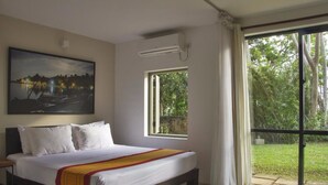Room - Red Cliffs (Mirissa)