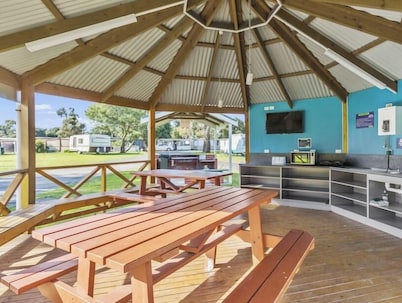 Victor Harbor Holiday & Cabin Park