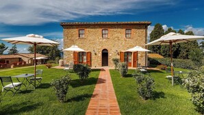 Outdoor dining - Tenuta di Montecucco - Collemassari Hospitality (Cinigiano)