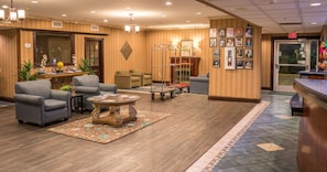 Lobby - Baymont Inn And Suites Carthage (Carthage)