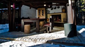 Outdoor dining - Monastery 2 Holiday Apartments (Smolyan)