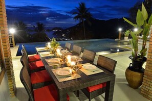Outdoor dining - Perfect View Pool Villa (Koh Tao)