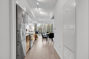 Interior - Downtown Retreat Near Union Station (Toronto)