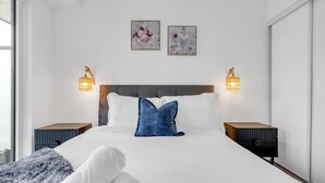 Unclassified image, 2 of 10, button - Downtown Retreat Near Union Station (Toronto)