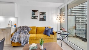 Unclassified image, 3 of 10, button - Downtown Retreat Near Union Station (Toronto)