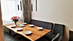 Dining - Checkvienna - Schnirchgasse (Vienna)