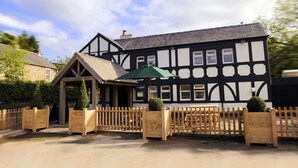 Unclassified image, 2 of 27, button - The Fenwick Arms (Lancaster)
