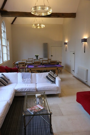 Unclassified image, 5 of 42, button - The New School Rooms (Corsham)