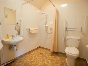 Bathroom - Glenernan Self Catering Cottages (Ballater)