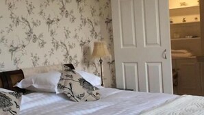 Room - Whashton Springs Farmhouse B&B (Richmond)