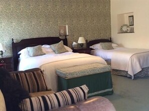 Room - Whashton Springs Farmhouse B&B (Richmond)