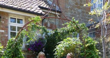 Blounts Court Farm - B&B