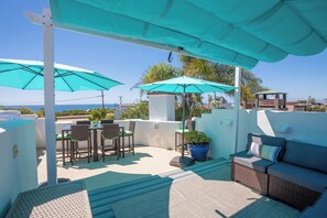 Outdoor dining - Ocean View Beach House with Rooftop Deck in Carlsbad (Carlsbad)