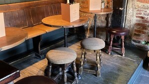 Dining - The Plume of Feathers - Inn (Farnham)