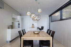 Dining - Cb-one (Cape Town)