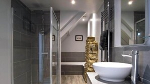 Bathroom - The George At Nunney (Frome)