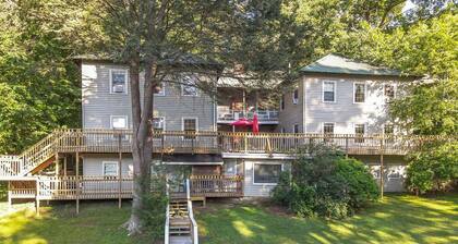 Spacious Mountain Lodge at Lake Junaluska | Private Group Retreat